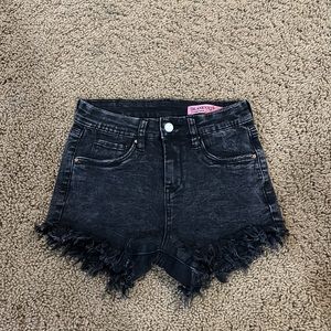 TILLY’S CUTE JEAN SHORTS